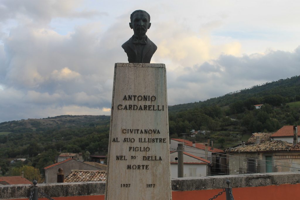 Antonio%20Cardarelli%27s%20Bust%2C%20Civitanova%20del%20Sannio%20-%2003.JPG
